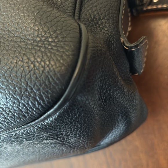 Marc Jacobs  shoulder bag  pebbled leather black  Taupe stitching Great hardware - Picture 14 of 17